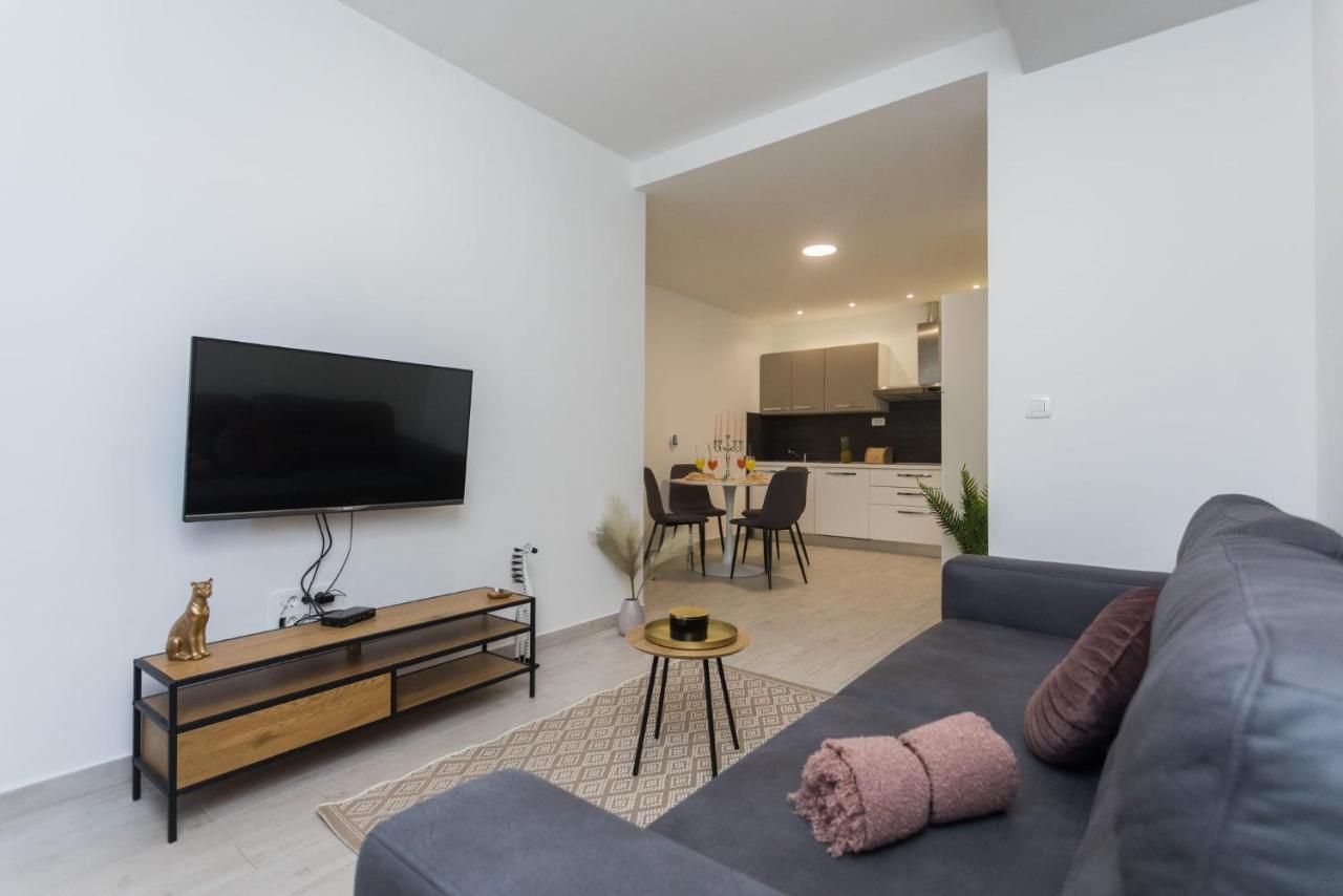 Bloom Apartment Split Exterior photo
